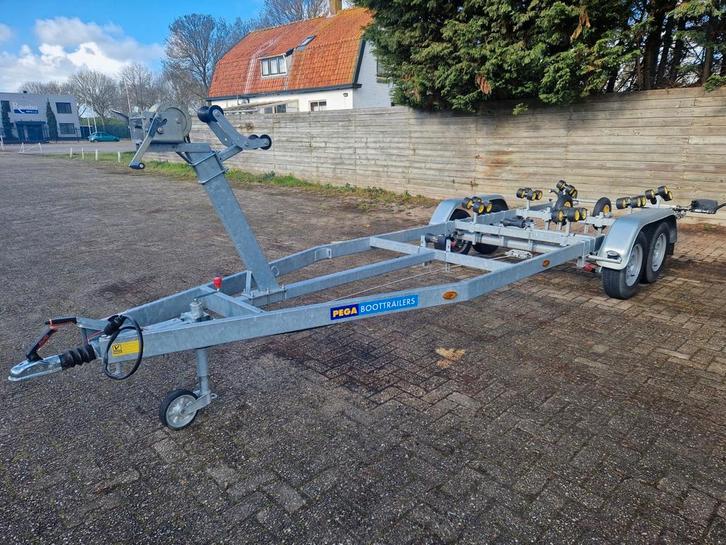 Pega VB liner type VB 2000/675 bun uitvoering in nieuwstaat, Watersport en Boten, Boottrailers, Zo goed als nieuw, Sloepentrailer