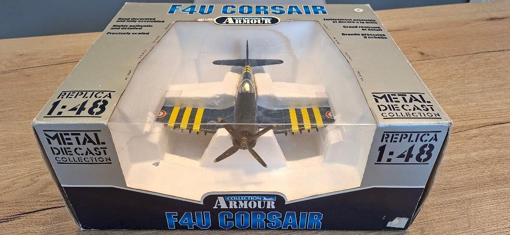 Franklin Mint Armour 1/48 F-4U CORSAIR ref B11B403, Ophalen of Verzenden, Zo goed als nieuw, Schaalmodel