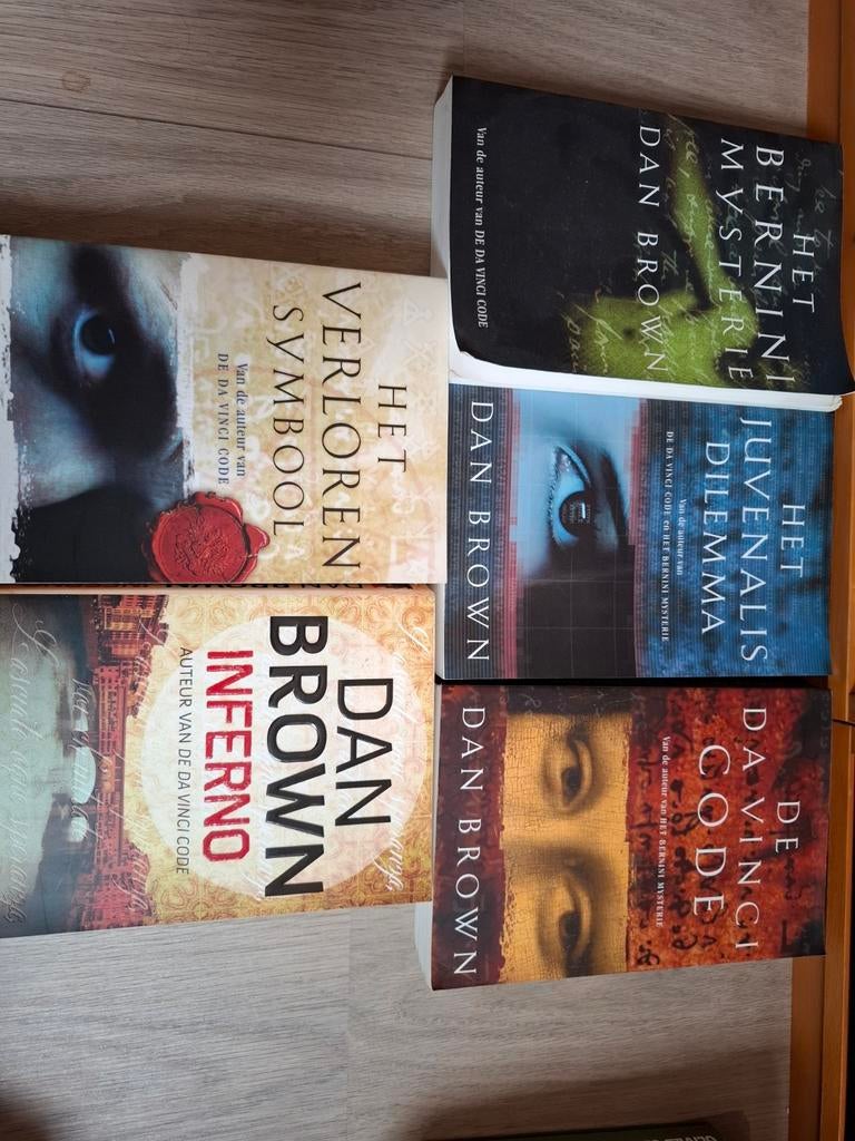 Dan Brown Boeken - 5 Stuks, Ophalen of Verzenden, Gelezen, Dan Brown, Nederland