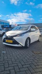 Toyota Aygo 1.0 12V Vvt-i 3DRS M-mt 2016 Wit, Stof, 4 stoelen, Wit, 24 km/l