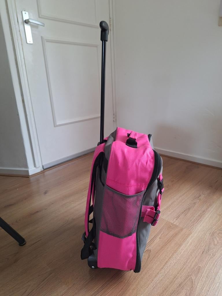 Gratis reistas op wieltjes, Ophalen, Gebruikt, Roze, Wieltjes