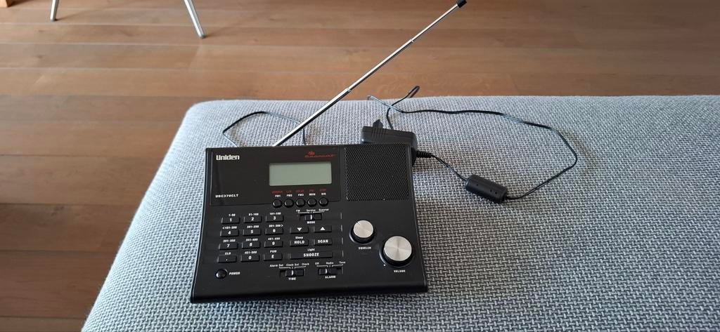 Uniden Bearcat UBC370CLT scanner, Ophalen