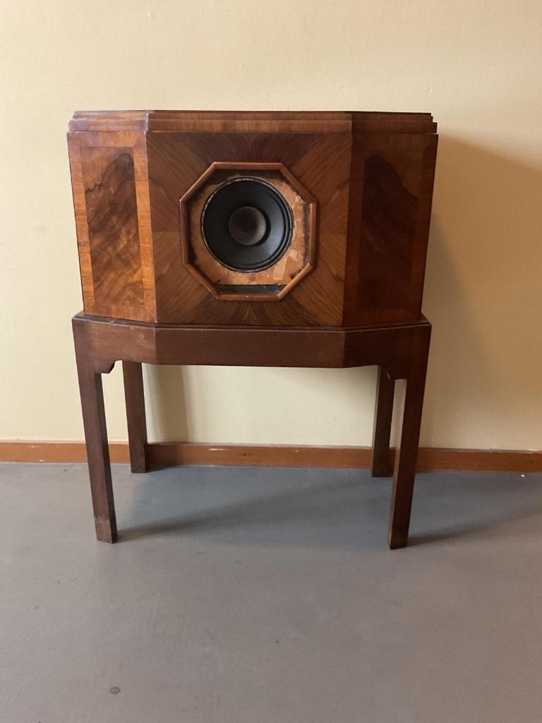 Antiek radiomeubel, Ophalen