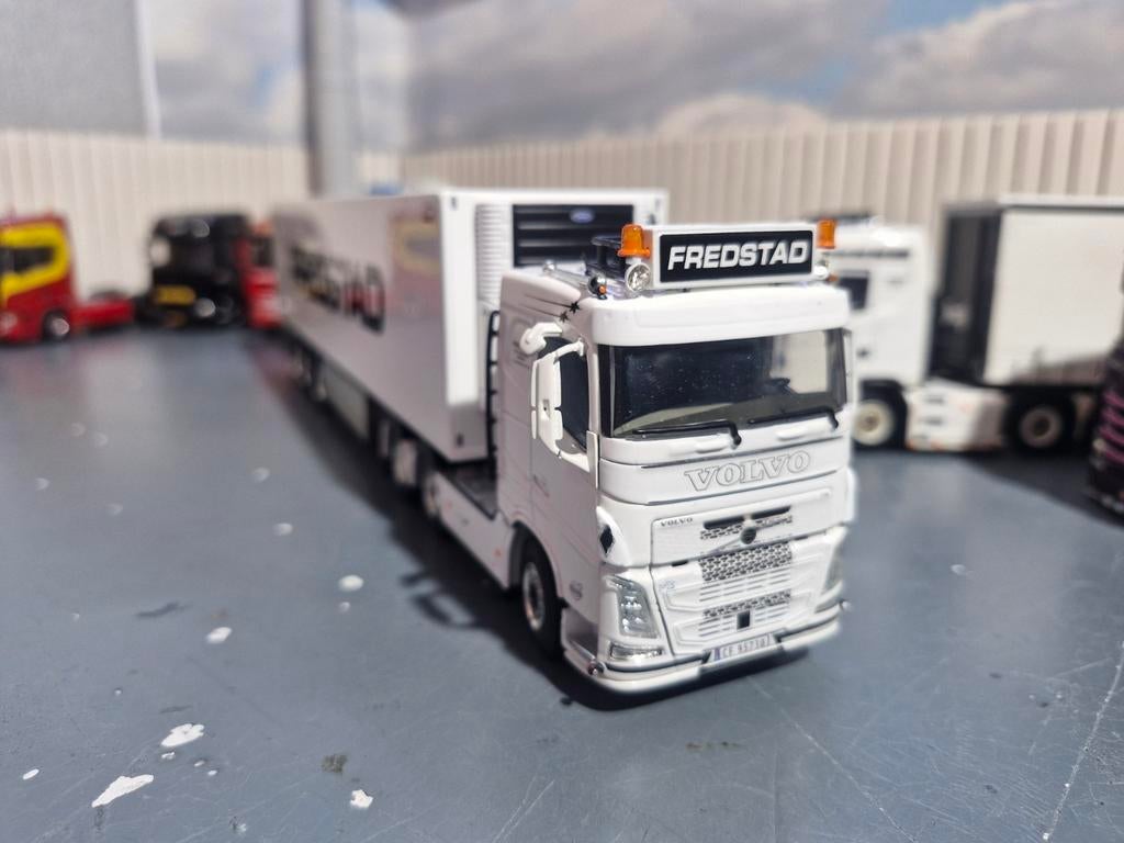 Volvo met koeltrailer wsi van FREDSTAD