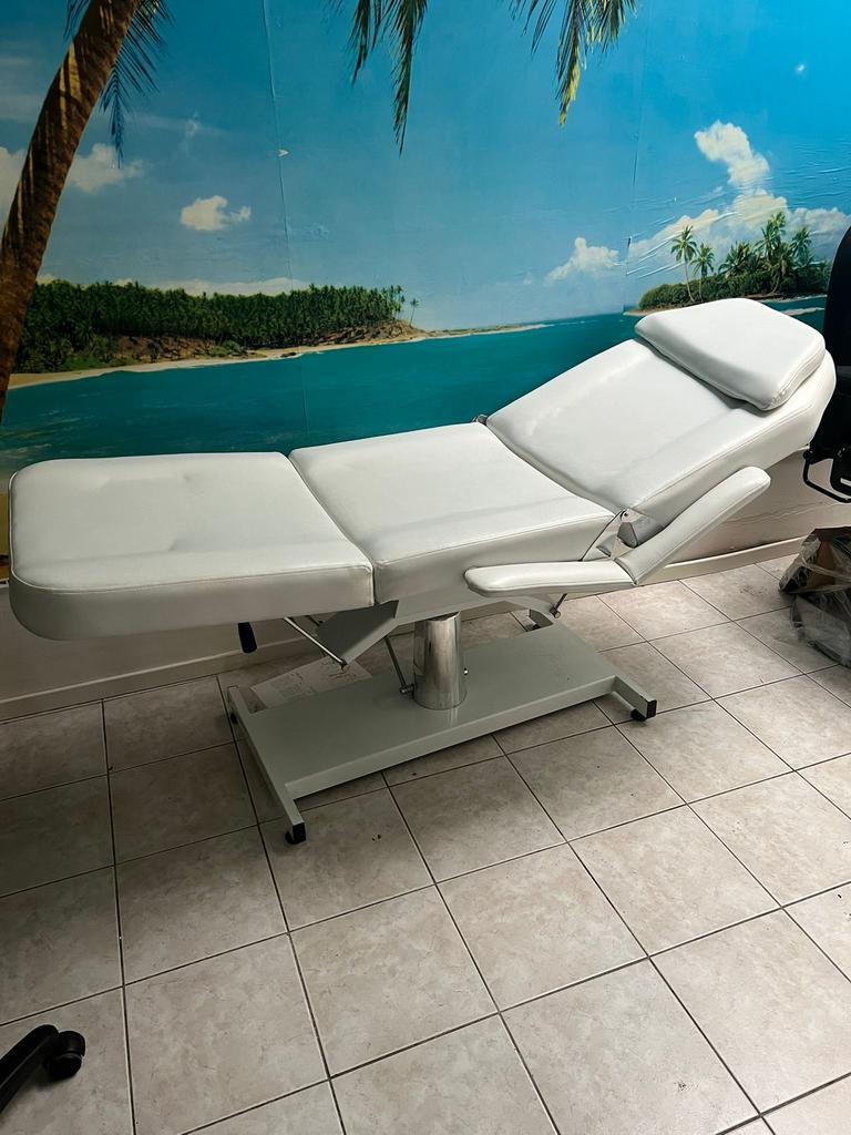 Massagetafel., Huis en Inrichting, Stoelen, Ophalen, Gebruikt, Zwart, Eén