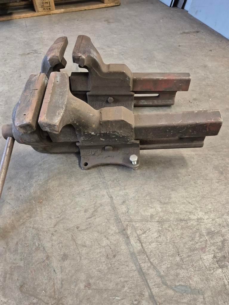 2 bankschroeven heuer front, Ophalen, Gebruikt