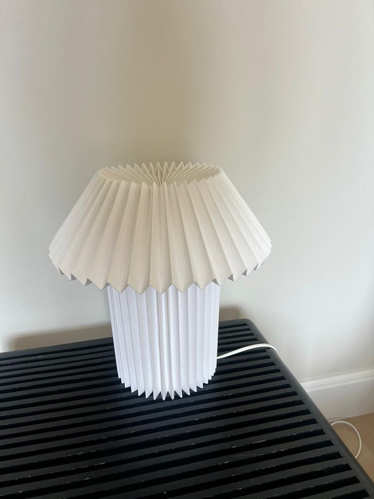 Witte papieren lamp - Modern design, Ophalen of Verzenden, Zo goed als nieuw, Stof, Minder dan 50 cm