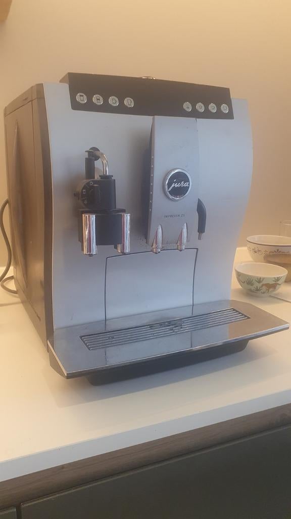 Juta Impressa Z5. Lees beschrijving., Ophalen, Afneembaar waterreservoir, Koffiemachine, Niet werkend
