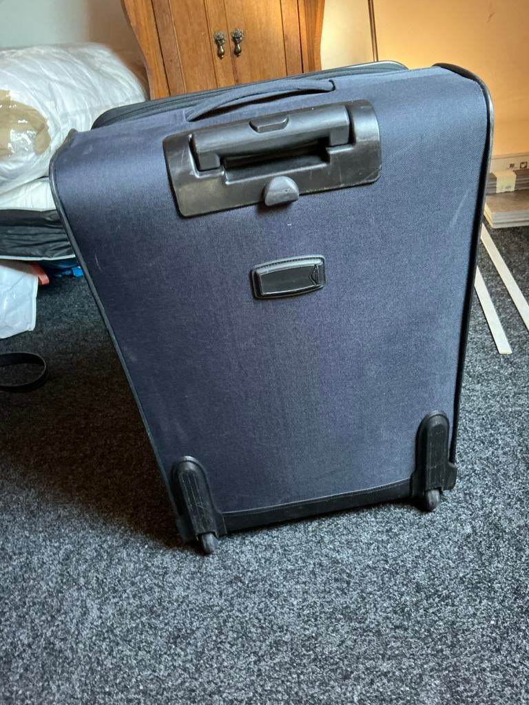 Koffer merk Titan. Met wielen., Ophalen, Hard kunststof, 45 tot 55 cm, Zo goed als nieuw