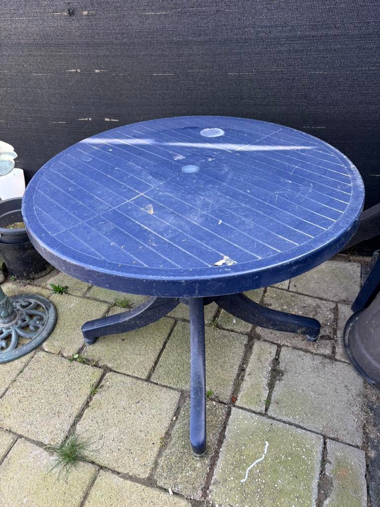 Gratis Tuintafel, relaxstoel,hoge badkamerkast, Tuin en Terras, Ophalen, Zo goed als nieuw, Rechthoekig