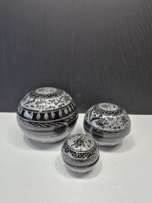 3 lakdoosjes, bollen, Ophalen of Verzenden