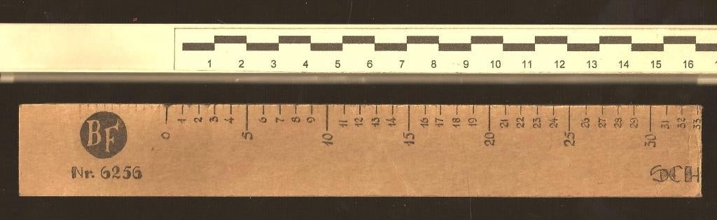 Liniaal - papier - onbekende maateenheid, Ophalen of Verzenden