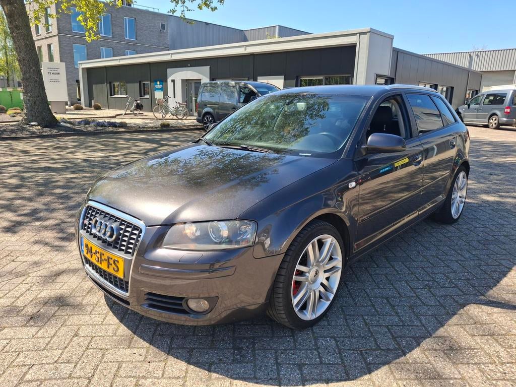Audi A3 2.0 Sportback 147KW Tfsi Quattro 2005 Grijs, Zwart, 4 cilinders, 1984 cc, 1445 kg