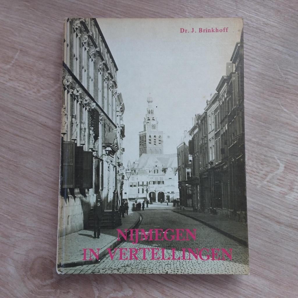 Boek  “Nijmegen in vertellingen”, 20e eeuw of later, Zo goed als nieuw, J. Brinkhoff, Ophalen of Verzenden
