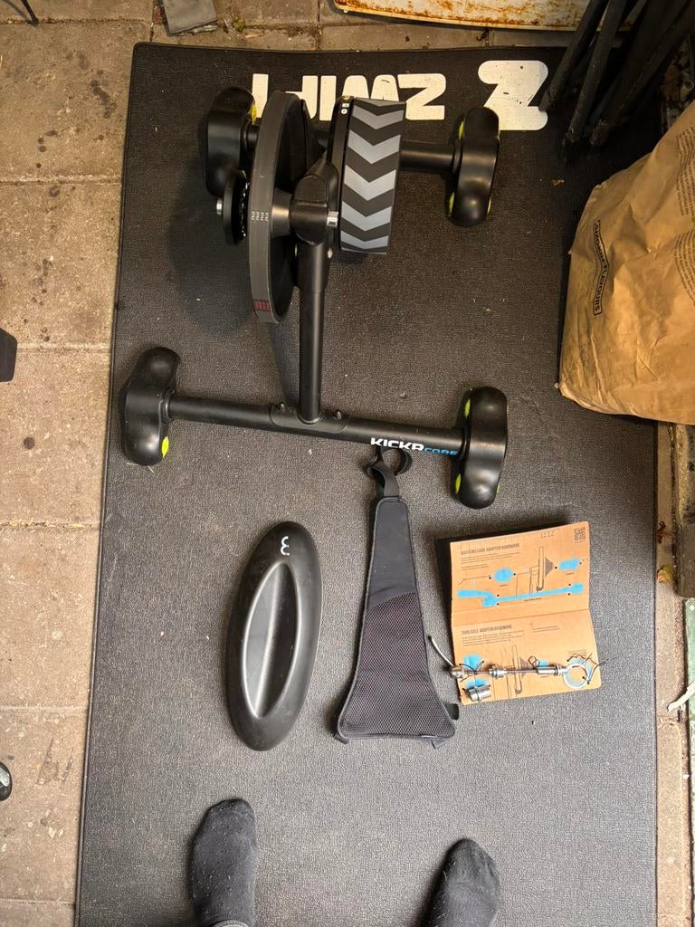 Wahoo Kikr Core incl Zwift Cog en Zwift mat, Sport en Fitness, Fitnessmaterialen, Ophalen, Zo goed als nieuw, Overige typen