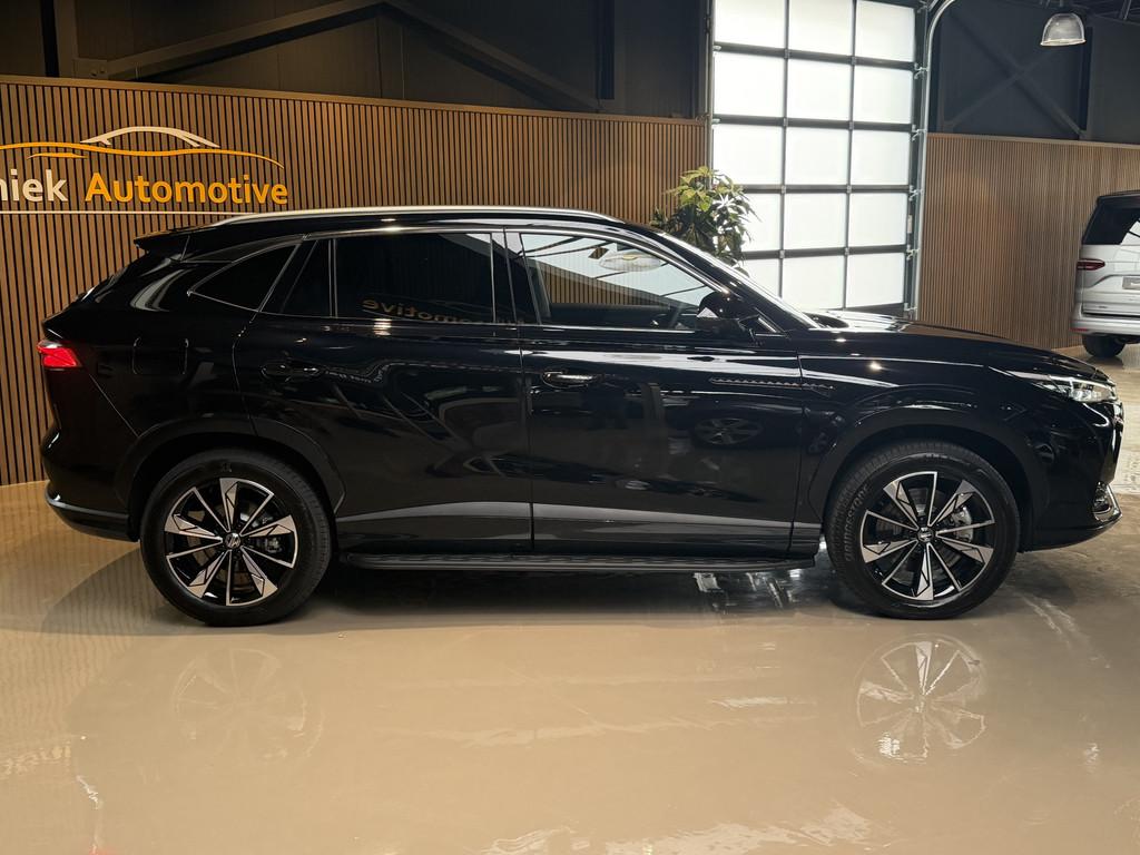 MG EHS 1.5 TGDI Luxury Navigatie Treeplanken Cruise control, Gebruikt, Zwart, 4 cilinders, Zwart