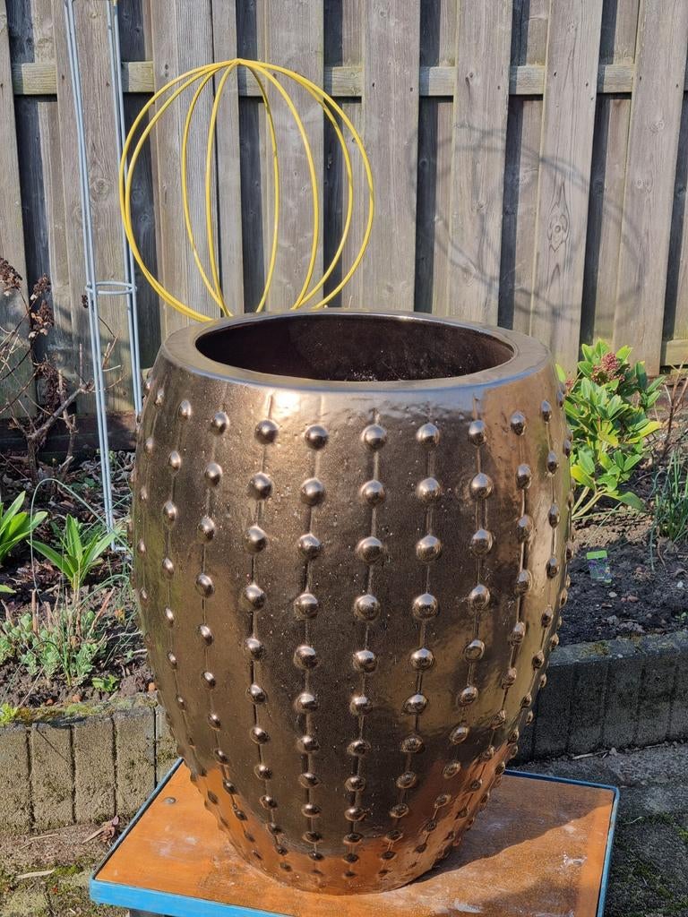 Design Plantenbak  🌴 GOUD
 🌴 LAOS EMPEROR  🌴 
67 cm hoog, Ophalen, Steen, Rond, Zo goed als nieuw