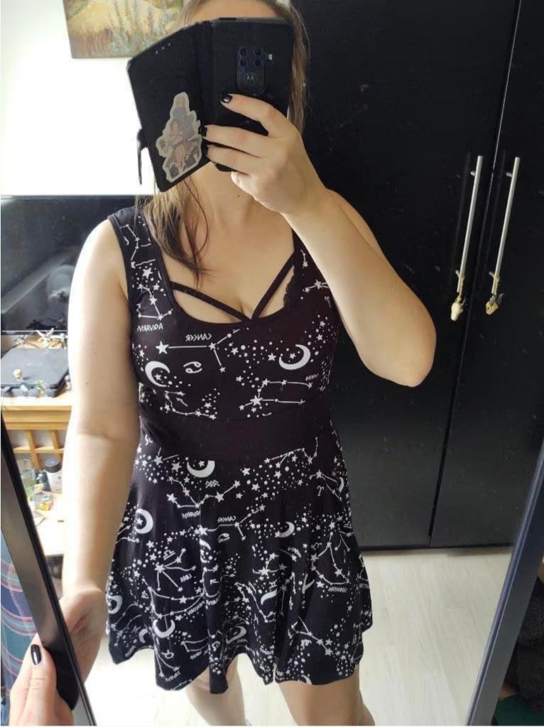 Killstar zodiac skater jurkje, maat L, Kleding | Dames, Jurken, Verzenden, Zwart, Maat 42/44 (L), Zo goed als nieuw