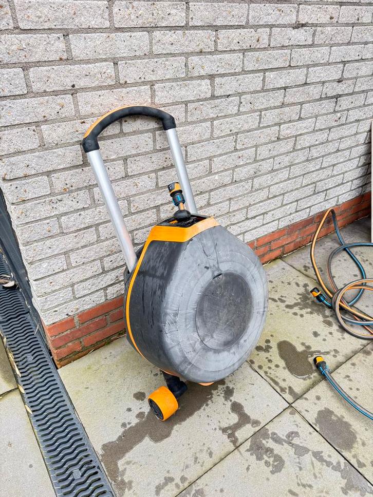 Automatisch oprolbare tuinslang set, Tuin en Terras, Tuinslangen, Gebruikt, Tuinslanghaspel, Ophalen of Verzenden