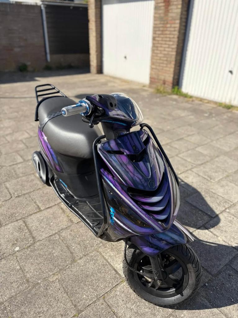 Uniek: Piaggio Zip 50cc 4t 2V - Custom kappen, Fietsen en Brommers, Scooters | Piaggio, Ophalen, Gebruikt, Maximaal 45 km/u, Zip