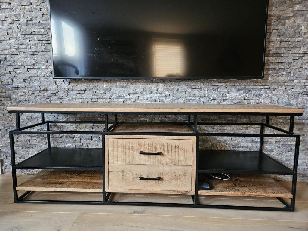 Prachtige industriële kast van massief mangohout en staal, Ophalen, 150 tot 200 cm, Zo goed als nieuw, Minder dan 100 cm