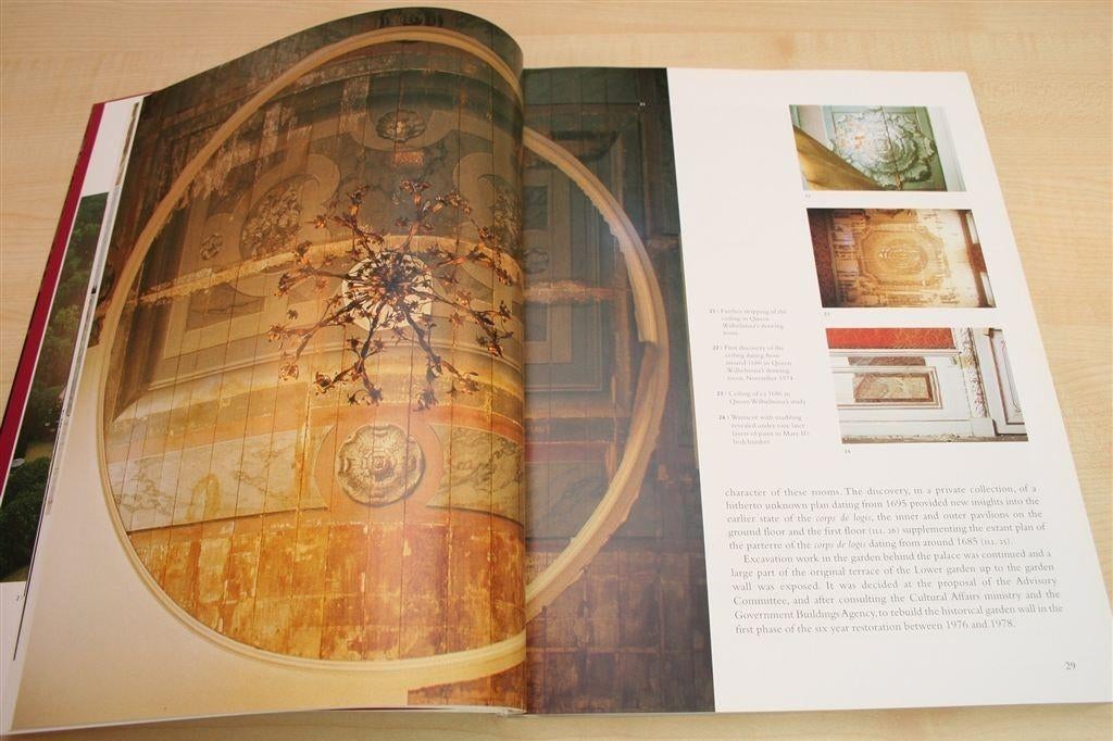 Paleis Het Loo — De Grote Restauratie [Engelstalig], Ophalen of Verzenden, Zo goed als nieuw