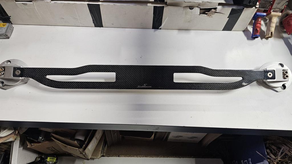 Veerpootbrug strutbar carbonlook BMW 5 serie E60 E61, Auto diversen, Tuning en Styling, Ophalen of Verzenden, -, -, -