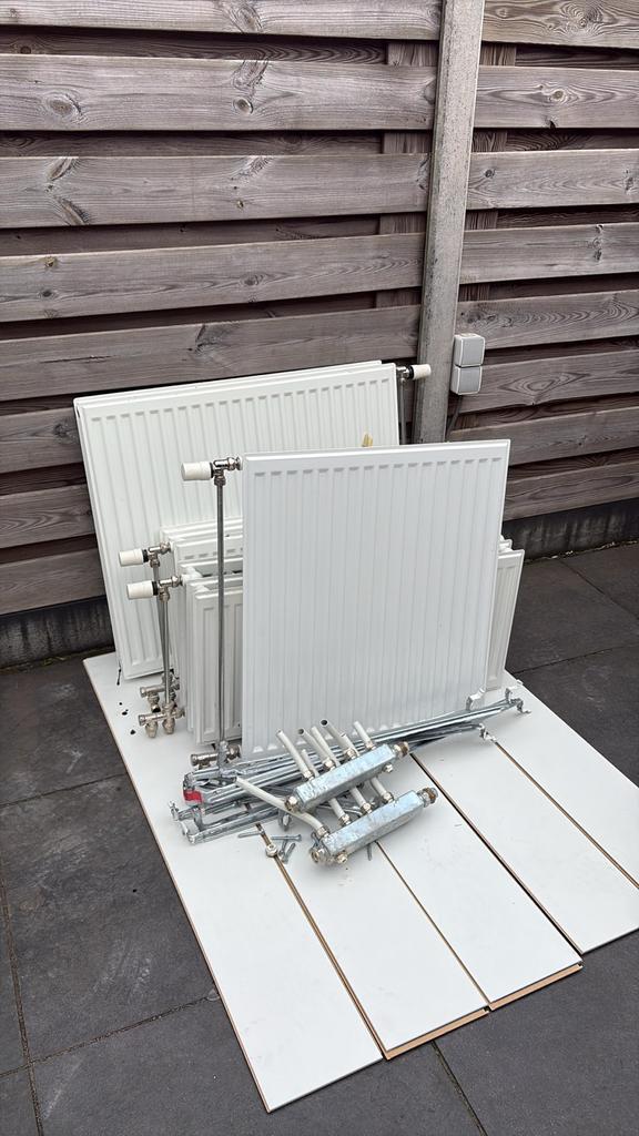 4 radiatoren, Doe-het-zelf en Verbouw, Verwarming en Radiatoren, Ophalen, Gebruikt, Radiator