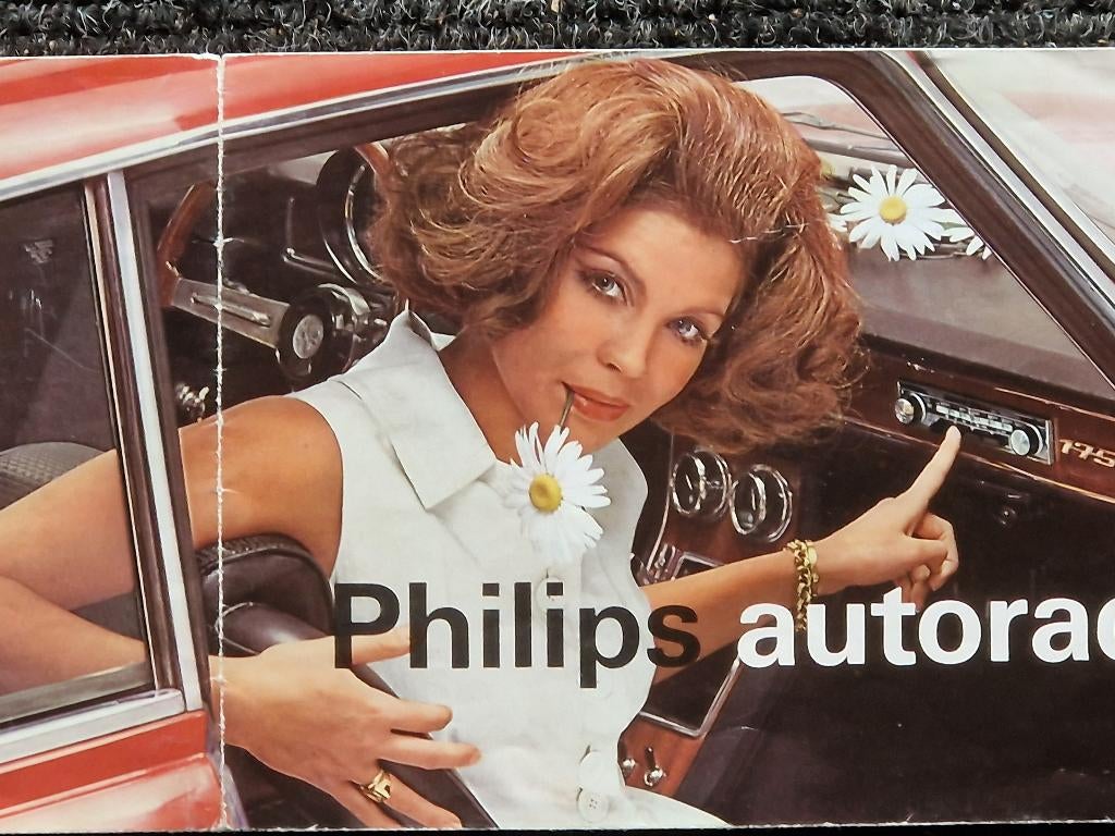Oude folder van Philips autoradio's  (uit 1969), 1960 tot 1980, Foto, Ophalen of Verzenden, Zo goed als nieuw