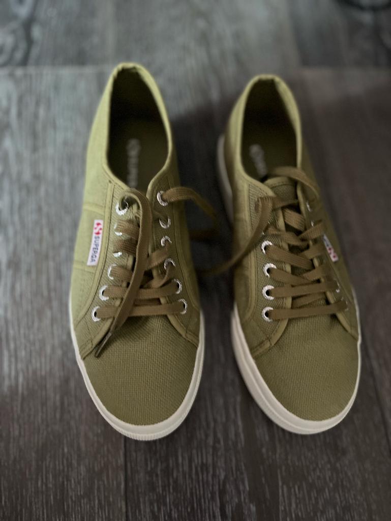 Nieuwe Superga damessneaker maat 39, Nieuw, Ophalen of Verzenden, Sneakers of Gympen, Groen