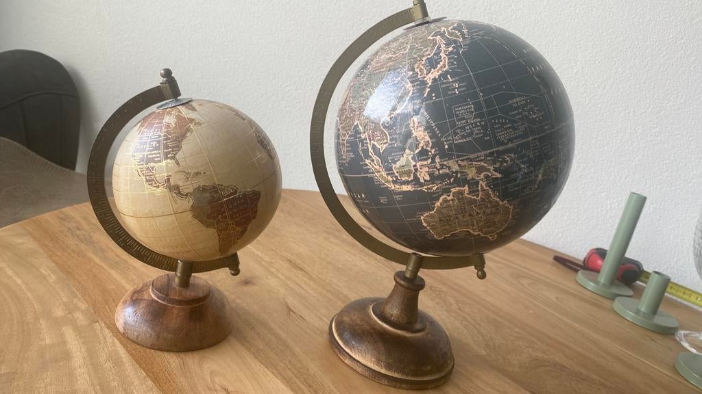World, Ophalen of Verzenden, Zo goed als nieuw