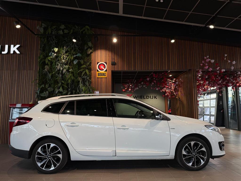 Renault Mégane Estate 1.2 TCe Bose trekhaak, Auto's, Renault, Voorwielaandrijving, Gebruikt, Euro 6, 4 cilinders