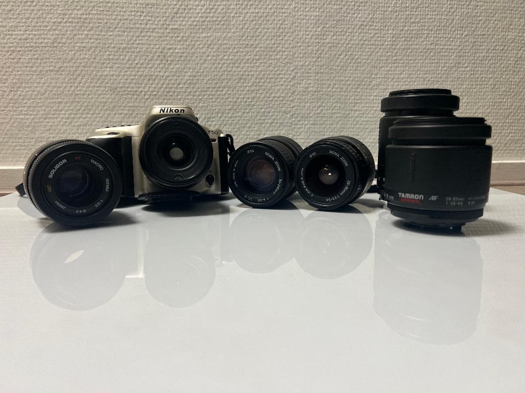 3 stuks Nikon F50 body - eventueel met lens, Ophalen of Verzenden, Gebruikt, Spiegelreflex, Nikon