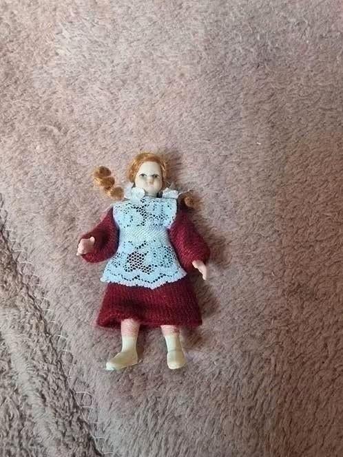 caco popje meisje 7 cm nr 101 met porseleinen hoofdje, Ophalen of Verzenden, Zo goed als nieuw, Popje