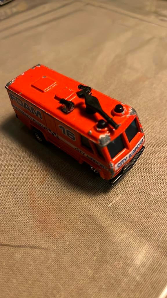 Matchbox - Command Vehicle " Foam Unit City Airport, Ophalen of Verzenden, Zo goed als nieuw