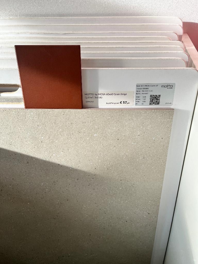 Motto by Mosa grain beige vloertegel 90 x 90 cm - 2 stuks, Ophalen, 60 cm of meer, Nieuw, Minder dan 5 m²