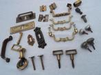 Antieke Sleutelplaatjes Sleutels Handgreepjes enz, Antiek en Kunst, Verzenden