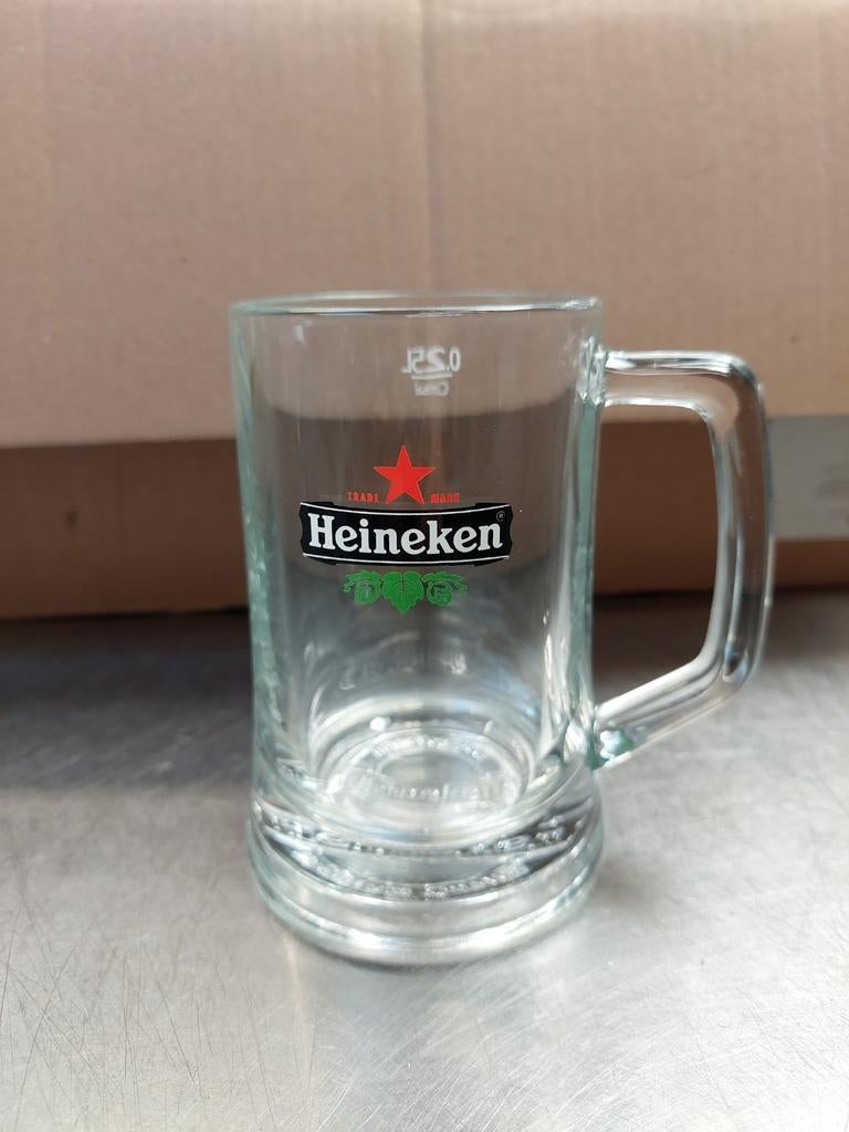17 Heineken Bierpullen 0.25L, Ophalen