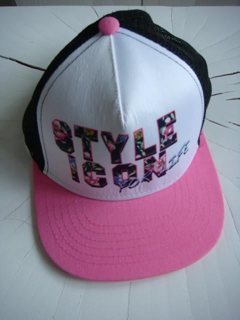 Petje - style icon for life, Kinderen en Baby's, Kinderkleding | Petten en Hoeden, 134 t/m 140, Meisje, Ophalen of Verzenden, Page one young