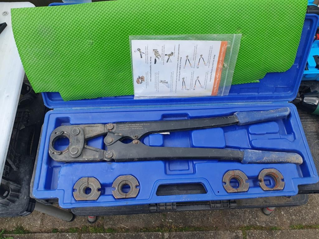 Diverse gereedschappen: Perstang, Tafelzaag, Slagmoersleutel, Ophalen of Verzenden, Gebruikt