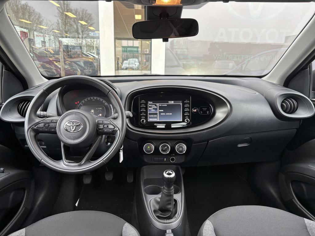 Toyota Aygo X 1.0 VVT-i MT Play Apple Carplay/Android Auto |, Gebruikt, 920 kg, 4 stoelen, Zwart