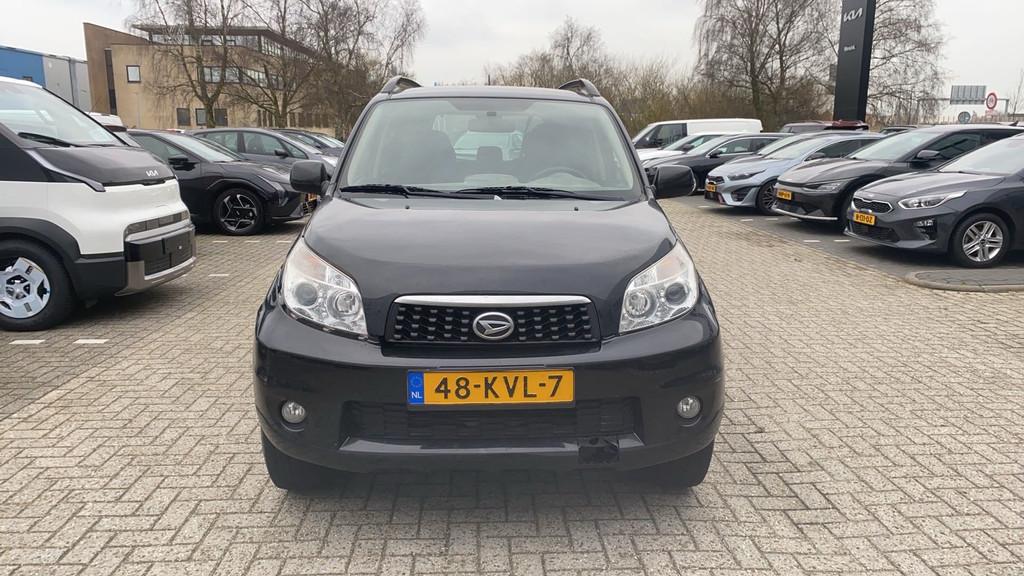 Daihatsu Terios 1.5 2WD 105pk 1e eigenaar Clima Trekhaak 135, Auto's, Daihatsu, 1350 kg, 400 kg, Zwart, Bedrijf