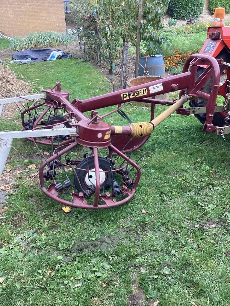 Hooischudder PZ strela, Ophalen