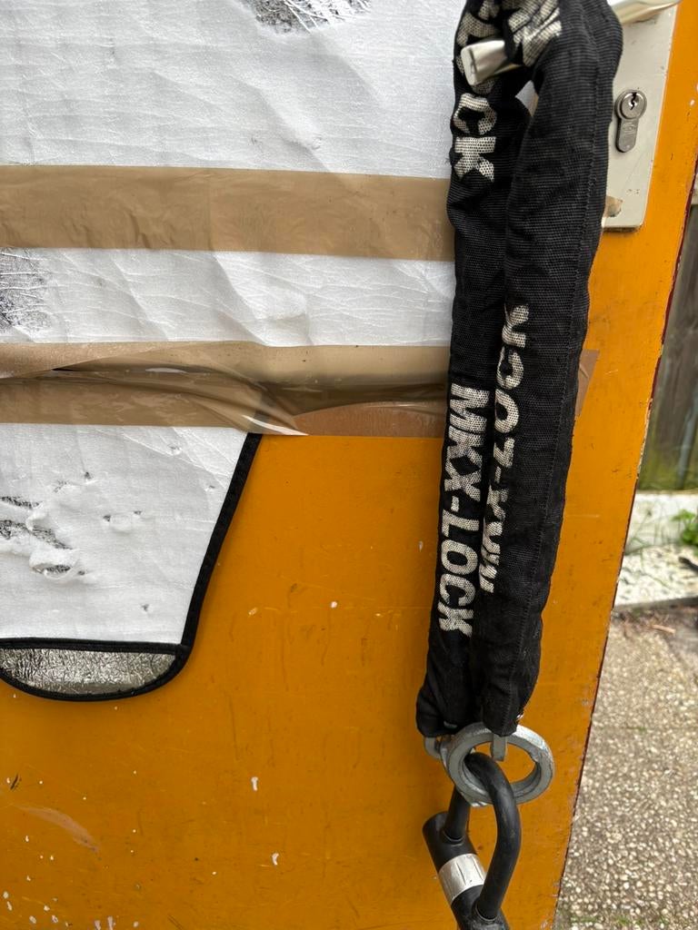 groot hangslot met twee sleutel, Ophalen, Zo goed als nieuw