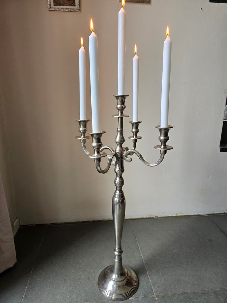 Zilverkleurige 5-armige klassieke kandelaar, Antiek en Kunst, Antiek | Kandelaars, Ophalen of Verzenden, Overige materialen