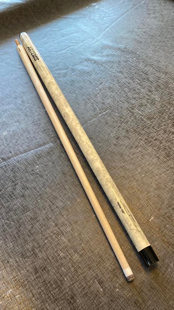 Biljartkeu Artemis Mister 100, Sport en Fitness, Ophalen of Verzenden, Zo goed als nieuw, Keu of Ballen