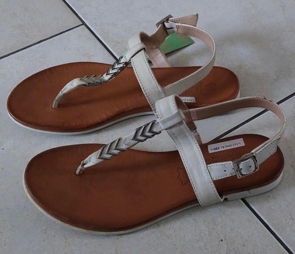 Nieuw!
Diverse Dames schoenen/sandalen 
prijs per paar €20, Ophalen of Verzenden, Nieuw, Overige kleuren, Sandalen of Muiltjes