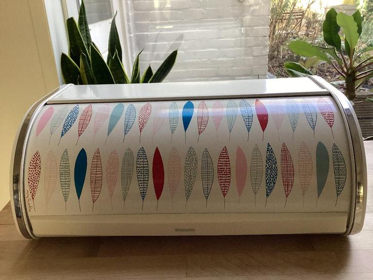 Brabantia grote broodtrommel schuifdeksel Pauline colour, Huis en Inrichting, Keuken | Keukenbenodigdheden, Zo goed als nieuw