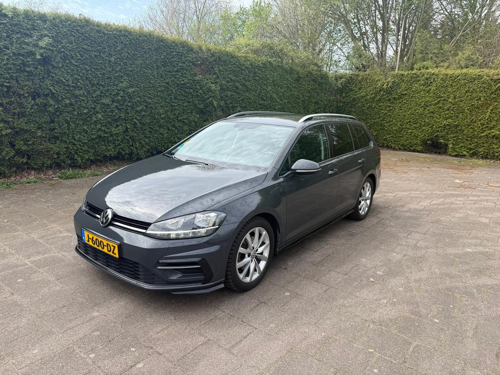 Volkswagen Golf Variant 1.6 TDI Highline Business R, Auto's, Gebruikt, 4 cilinders, 116 pk, 140 €/maand