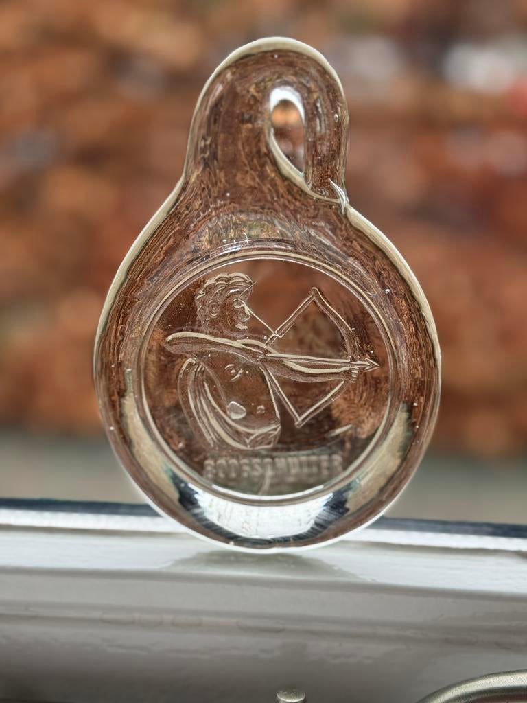 Leuke glazen suncatcher / raamhanger - Boogschutter, Huis en Inrichting, Woonaccessoires | Overige, Ophalen of Verzenden, Zo goed als nieuw